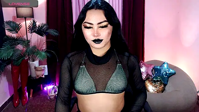 Snapshot of Unique_Maya chatting on October 27, 2025, 8:51 am Unique Maya online show from October 27, 2025, 8:51 am