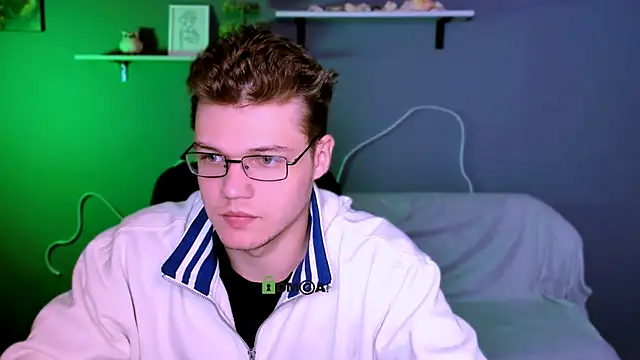 lucas long  online show from October 21, 2025, 8:48 am