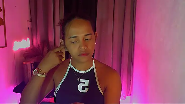 Lorainnelustts online show from January 14, 2026, 6:52 am