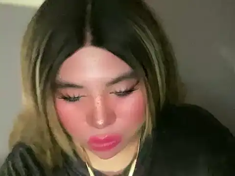 Snapshot of Naughtyrosecum chatting on September 17, 2025, 3:35 pm Naughtyrosecum online show from September 17, 2025, 3:35 pm