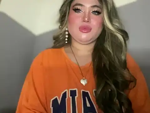 Snapshot of Naughtyrosecum chatting on October 8, 2025, 3:20 pm Naughtyrosecum online show from October 8, 2025, 3:20 pm