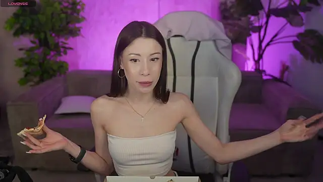 Selena Glow online show from April 13, 2026, 8:14 pm