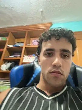 aavrdvh33 online show from October 27, 2025, 9:08 pm