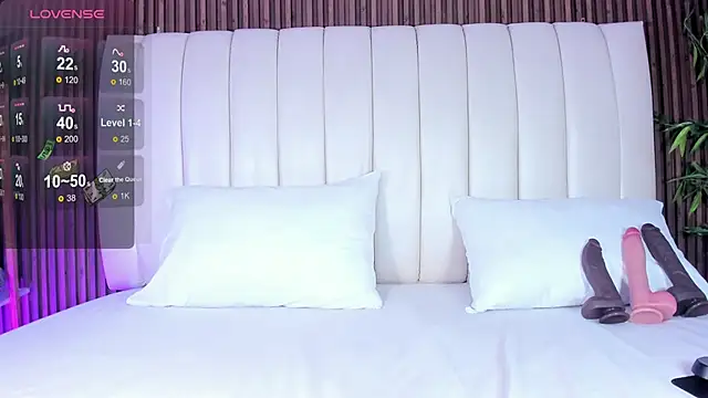 SandraMilerr online show from December 4, 2025, 4:00 am