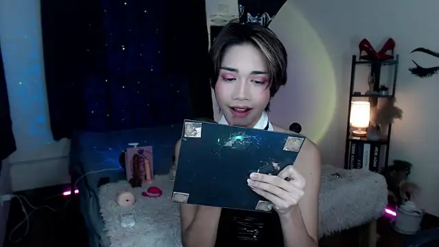 Lavictoriathegreat online show from December 22, 2025, 5:43 pm