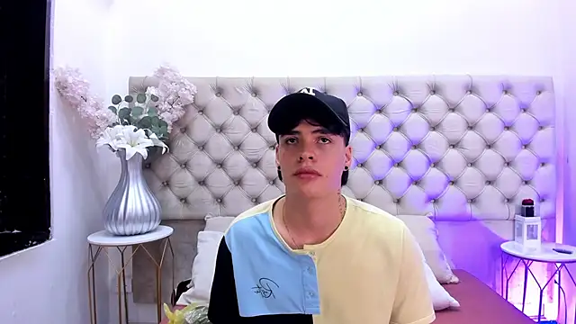 BenitoSaenz online show from October 21, 2025, 3:40 am