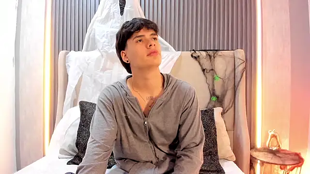 BenitoSaenz online show from October 22, 2025, 3:40 am