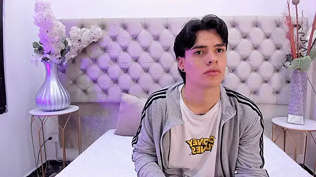 BenitoSaenz online show from November 26, 2025, 11:55 am