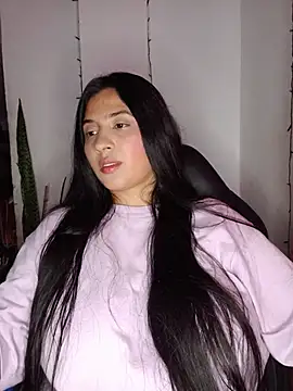 VALENTINA ROUSE  online show from May 28, 2026, 9:12 pm