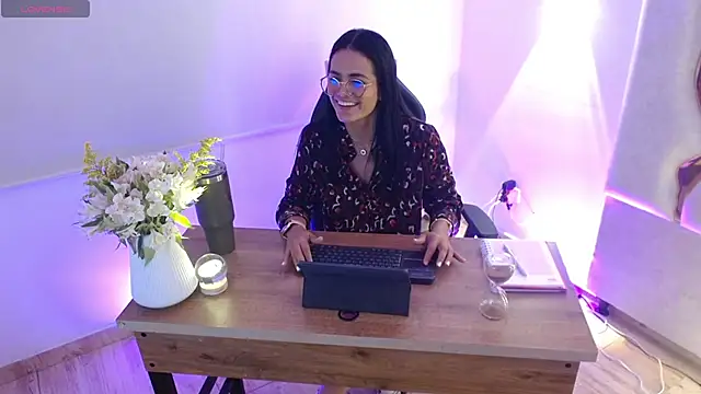 Rosalind tay online show from October 24, 2025, 11:06 am