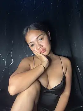 Lovingyou143xx online show from May 24, 2026, 2:11 pm