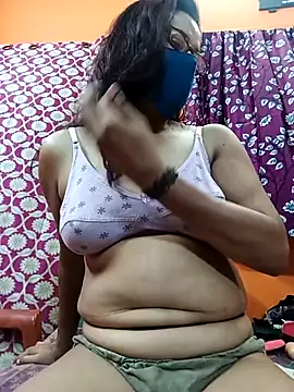 Hotpuja25 online show from June 16, 2026, 3:47 pm