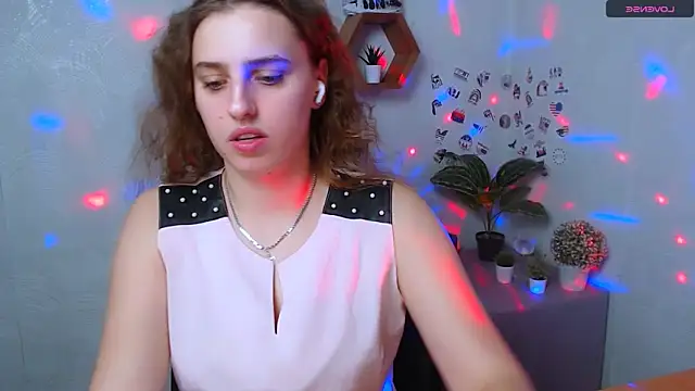 Snapshot of AmandaDimond_ chatting on October 29, 2025, 1:35 pm AmandaDimond online show from October 29, 2025, 1:35 pm