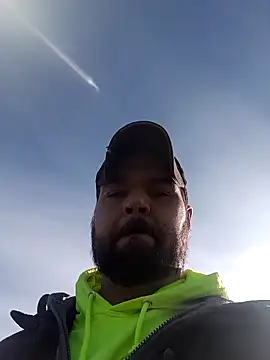 Snapshot of DouginWv chatting on December 21, 2025, 6:48 pm DouginWv online show from December 21, 2025, 6:48 pm