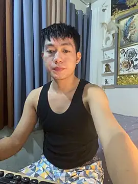 xshyboyx online show from November 12, 2025, 1:00 pm