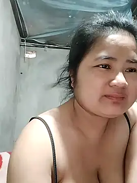 Snapshot of BigBoobs186 chatting on November 14, 2025, 6:34 am BigBoobs186 online show from November 14, 2025, 6:34 am