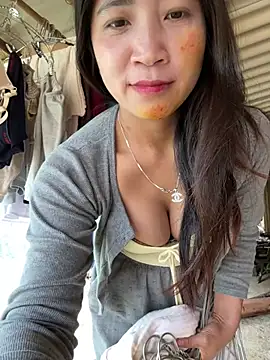 Snapshot of ThiHa003 chatting on February 22, 2026, 4:35 am ThiHa003 online show from February 22, 2026, 4:35 am