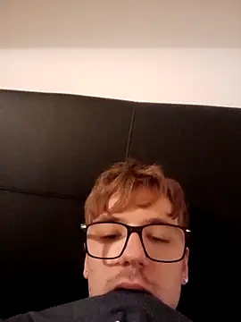 noyki2509 online show from October 15, 2025, 5:02 pm