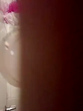 Snapshot of Cnutt310 chatting on September 9, 2025, 10:15 am Cnutt310 online show from September 9, 2025, 10:15 am