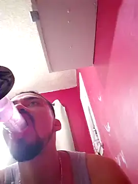 Snapshot of Cnutt310 chatting on September 17, 2025, 5:36 pm Cnutt310 online show from September 17, 2025, 5:36 pm