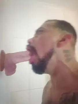 Cnutt310 online show from November 2, 2025, 6:27 am