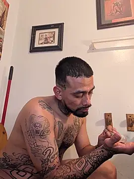 Snapshot of Cnutt310 chatting on February 18, 2026, 3:24 am Cnutt310 online show from February 18, 2026, 3:24 am