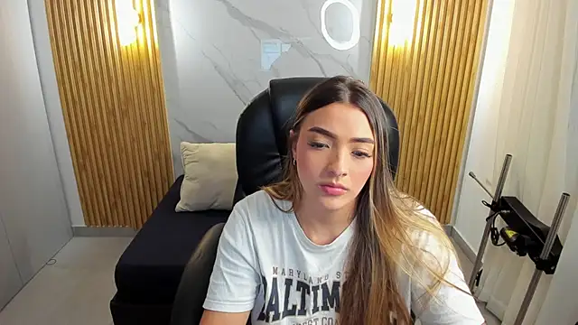 KYLIE JONES6 online show from October 28, 2025, 3:10 am