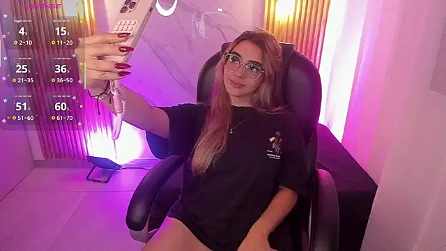 KYLIE JONES6 online show from April 16, 2026, 3:07 am