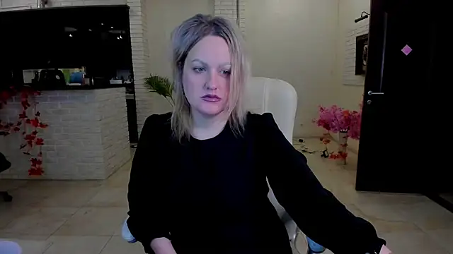 MariemLui online show from December 3, 2025, 12:36 pm