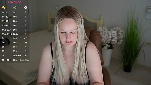 MariemLui online show from May 19, 2026, 7:47 am