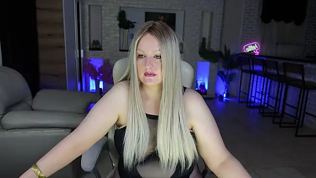 MariemLui online show from May 27, 2026, 4:26 pm
