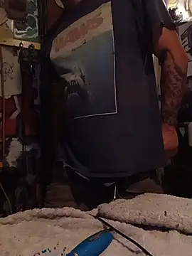 Twoslipperywhenwett online show from November 12, 2025, 8:52 pm