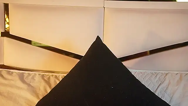 Snapshot of ambar_rosse25 chatting on September 22, 2025, 11:34 am ambar rosse25 online show from September 22, 2025, 11:34 am