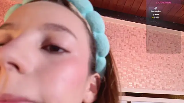 Snapshot of ambar_rosse25 chatting on October 27, 2025, 11:36 am ambar rosse25 online show from October 27, 2025, 11:36 am