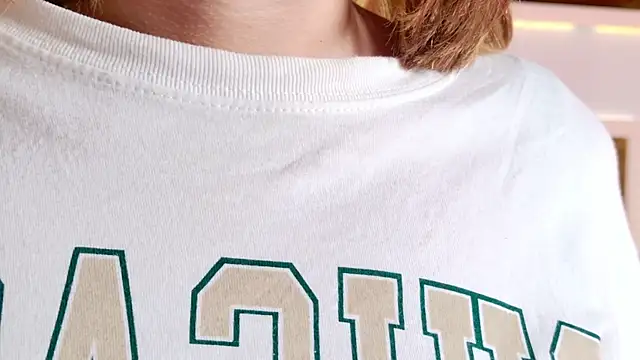 Snapshot of ambar_rosse25 chatting on November 24, 2025, 11:32 am ambar rosse25 online show from November 24, 2025, 11:32 am