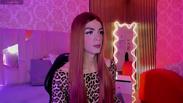 LIHIAN TAY online show from October 31, 2025, 3:40 am