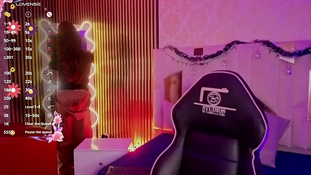 LIHIAN TAY online show from January 9, 2026, 3:42 am