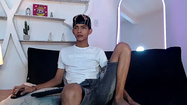 PRETTY SEX1 online show from October 21, 2025, 1:12 pm