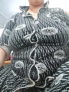 rousaa online show from December 2, 2025, 4:02 pm