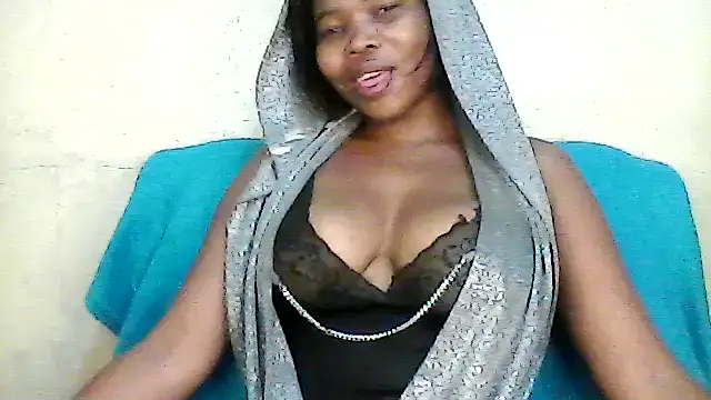 Snapshot of CharlotteXXX chatting on April 25, 2026, 5:32 pm CharlotteXXX online show from April 25, 2026, 5:32 pm