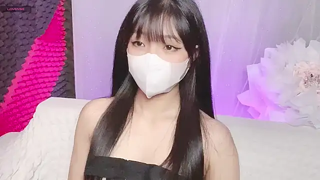 kemybaby online show from November 3, 2025, 6:09 pm