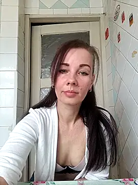 Adeline3302 online show from April 17, 2026, 12:19 pm