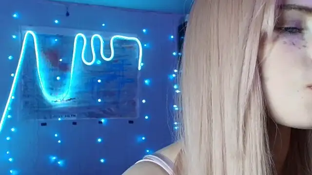 PieraMarch online show from September 21, 2025, 7:59 pm