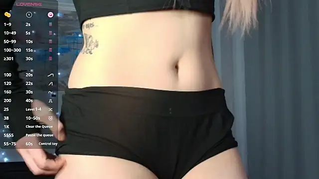 PieraMarch online show from October 19, 2025, 6:52 pm