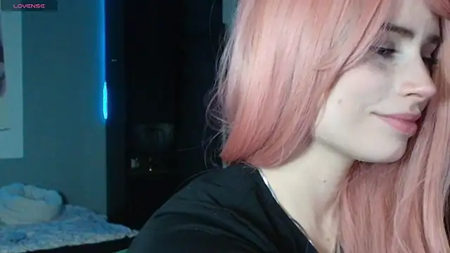 Snapshot of PieraMarch chatting on February 5, 2026, 8:02 pm PieraMarch online show from February 5, 2026, 8:02 pm