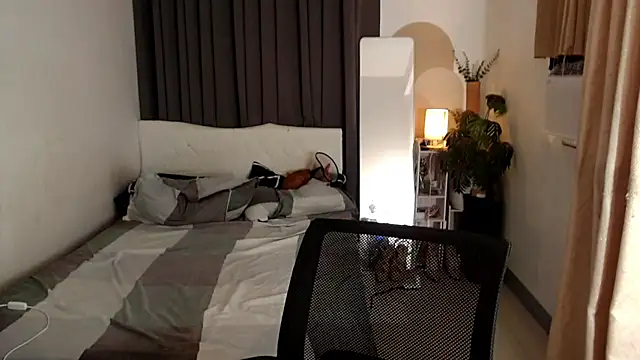 Ur QueenCamilla online show from October 30, 2025, 2:35 am