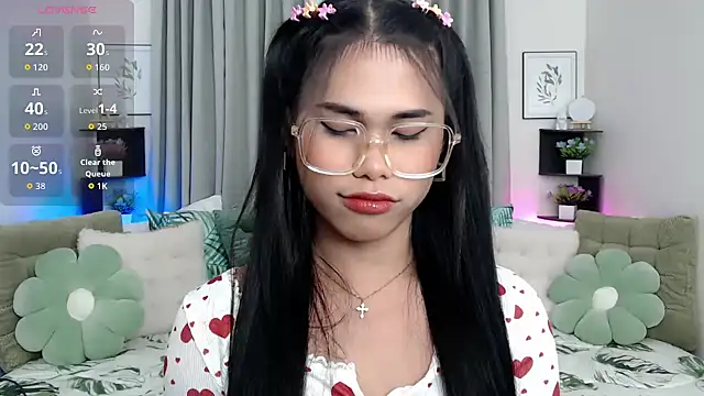 PrettyBlythes TS online show from October 13, 2025, 5:24 pm