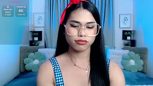 PrettyBlythes TS online show from October 30, 2025, 12:39 pm