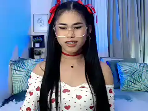 PrettyBlythes TS online show from November 3, 2025, 11:22 am