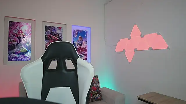 NicoleCrawft online show from September 10, 2025, 7:03 pm